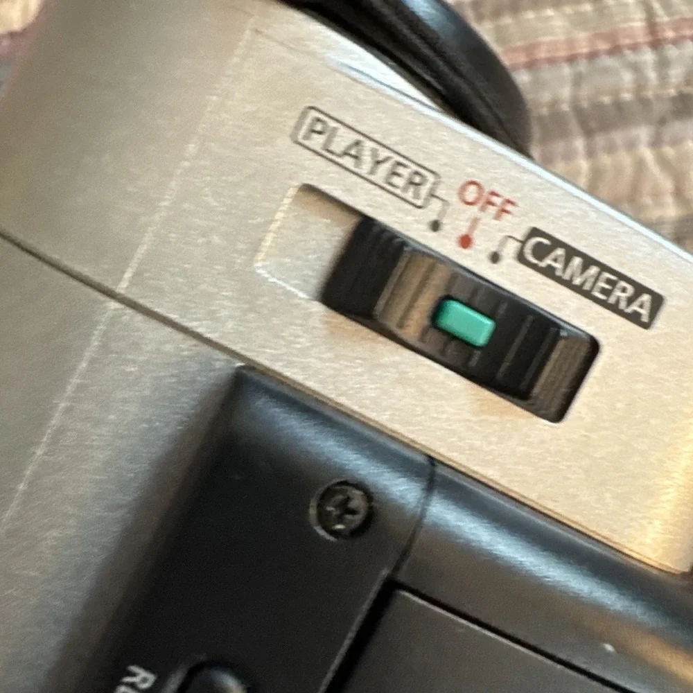 Samsung SCA30 Video Camera Recorder 8mm Player Camcorder UNTESTED No Charger